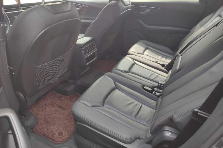 Used Audi Q7 2020 55 TFSI quattro S line sports model Interior 4