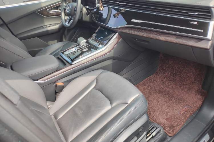 Used Audi Q7 2020 55 TFSI quattro S line sports model Interior 6