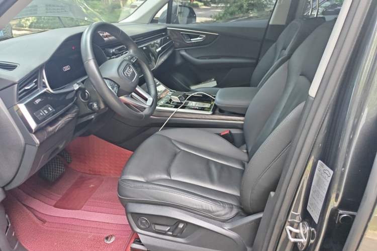 Used Audi Q7 2020 55 TFSI quattro S line sports model Left Front Seat