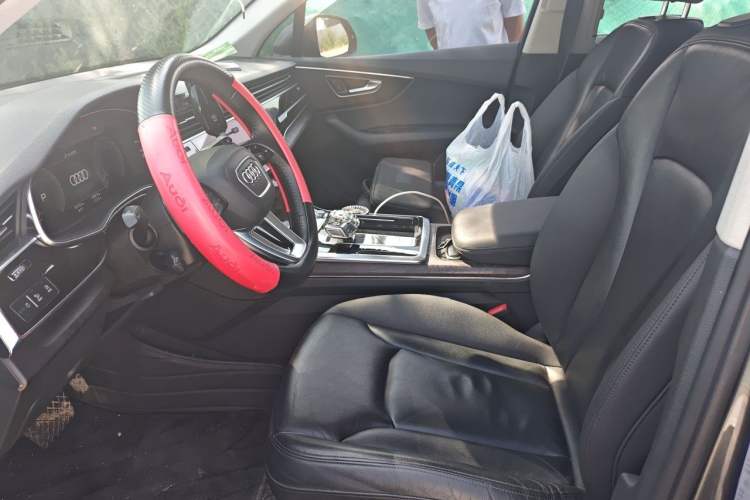Used Audi Q7 2020 55 TFSI quattro S line sports model Left Front Seat