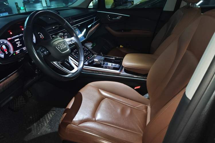 Used Audi Q7 2020 55 TFSI quattro S line sports model Left Front Seat