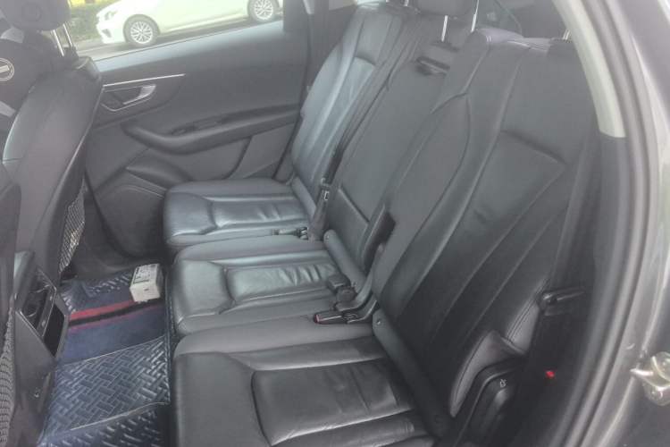 Used Audi Q7 2020 55 TFSI quattro S line sports model Left Rear Seat