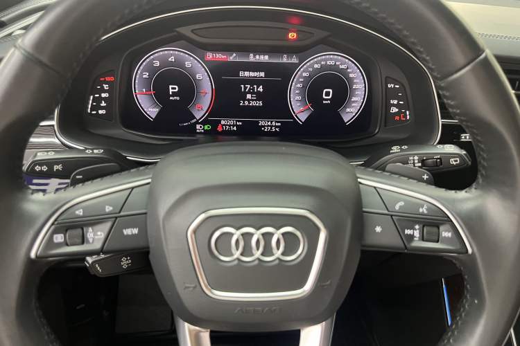 Used Audi Q7 2020 45 TFSI quattro S line Sport Limited Edition Odometer Close Up
