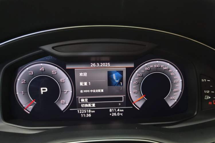Used Audi Q7 2020 55 TFSI quattro S line sports model Odometer Close Up