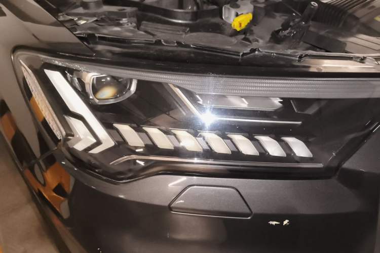 Used Audi Q7 2020 55 TFSI quattro S line sports model Right Front Headlight