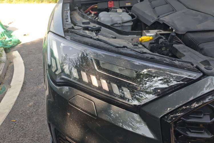 Used Audi Q7 2020 55 TFSI quattro S line sports model Right Front Headlight