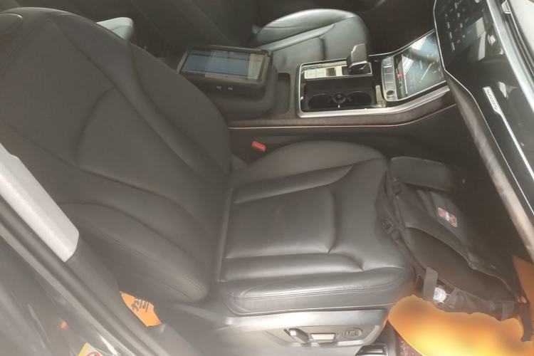 Used Audi Q7 2020 55 TFSI quattro S line sports model Right Front Seat