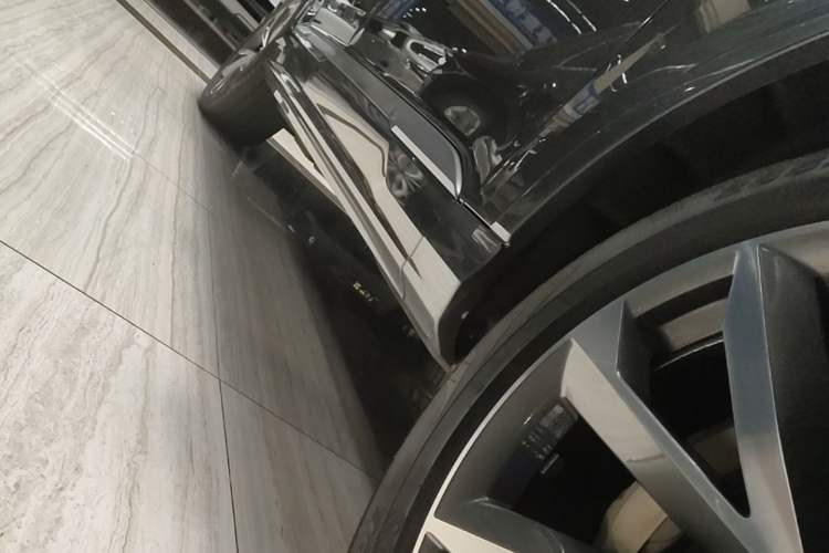 Used Audi Q7 2020 55 TFSI quattro S line sports model Right Side Sill