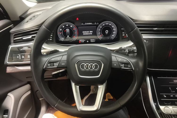 Used Audi Q7 2020 55 TFSI quattro S line sports model Steering Wheel