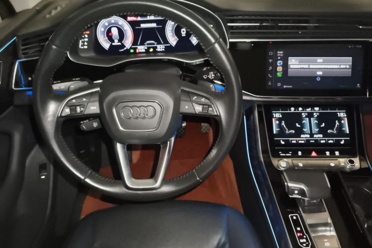 Used Audi Q7 2020 55 TFSI quattro S line sports model Steering Wheel
