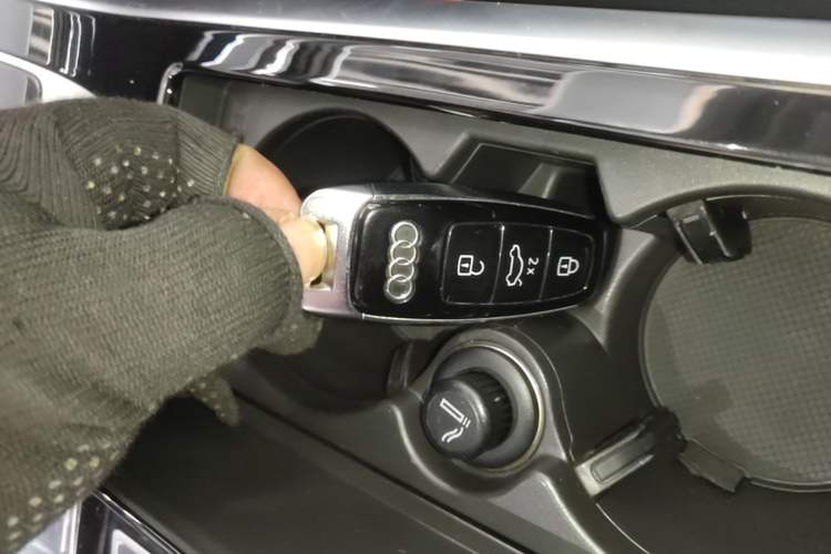 Used Audi Q7 2020 55 TFSI quattro S line sports model Vehicle Key