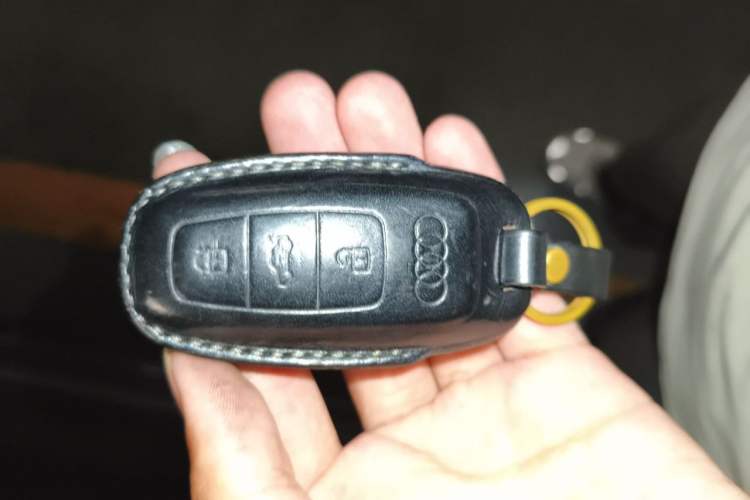 Used Audi Q7 2020 55 TFSI quattro S line sports model Vehicle Key