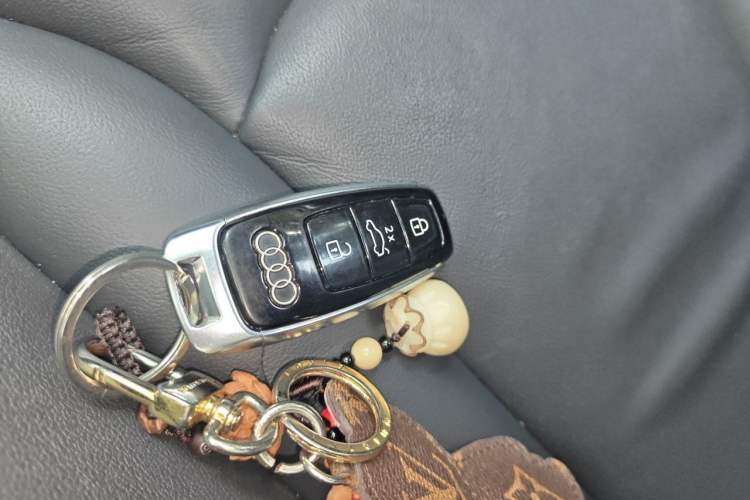 Used Audi Q7 2020 55 TFSI quattro S line sports model Vehicle Key