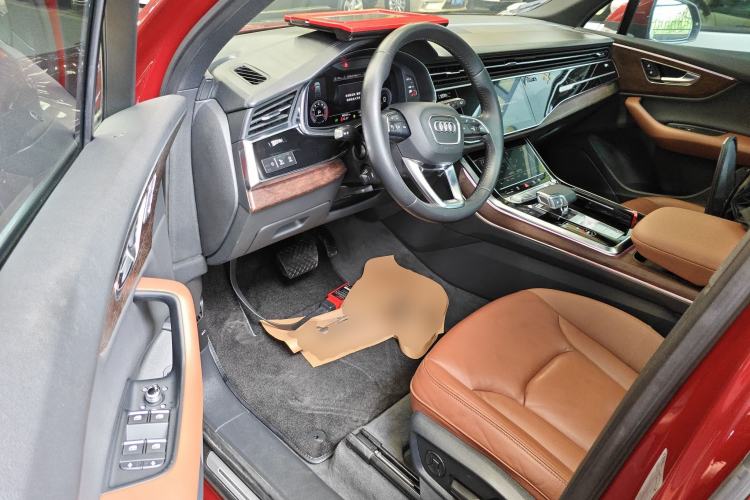 Used Audi Q7 2020 55 TFSI quattro S line sports model Driver Seat