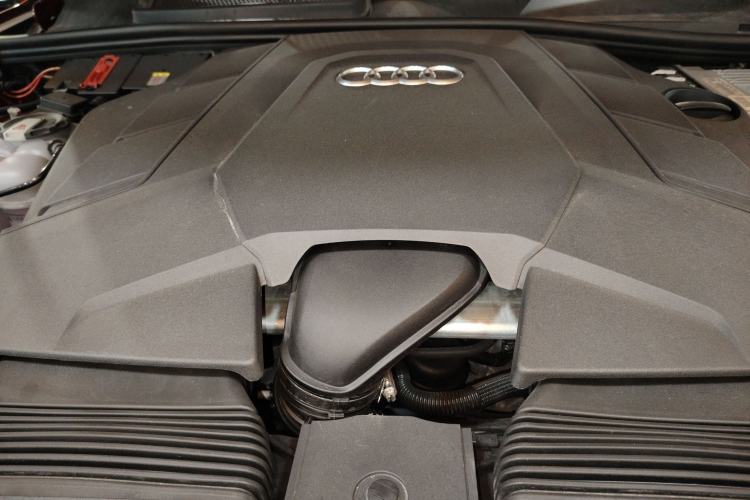 Used Audi Q7 2020 55 TFSI quattro S line sports model Engine Bay