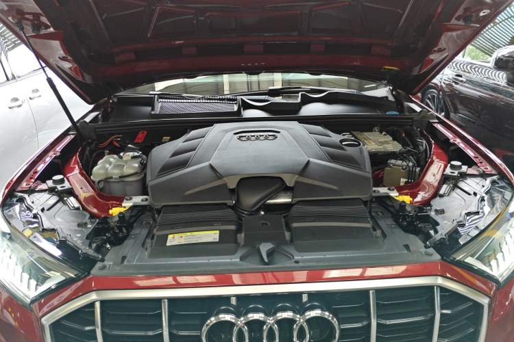 Used Audi Q7 2020 55 TFSI quattro S line sports model Engine Bay