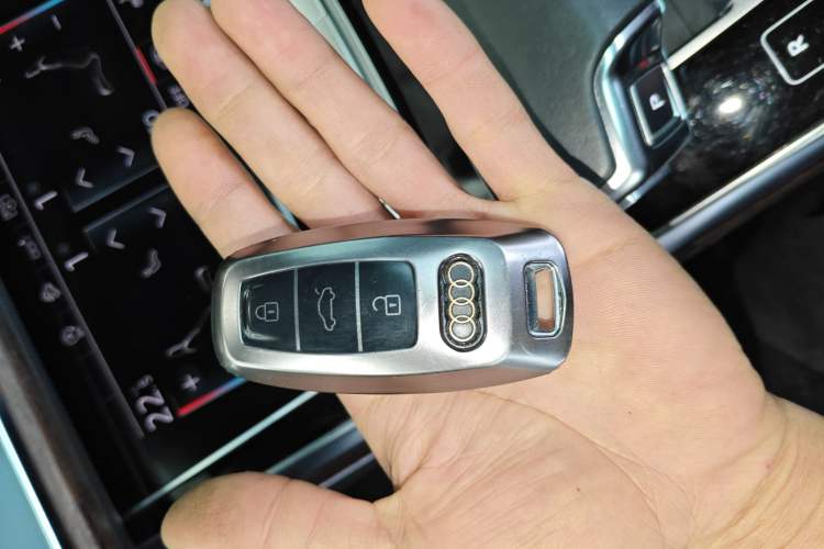 Used Audi Q7 2020 55 TFSI quattro S line sports model Interior 1