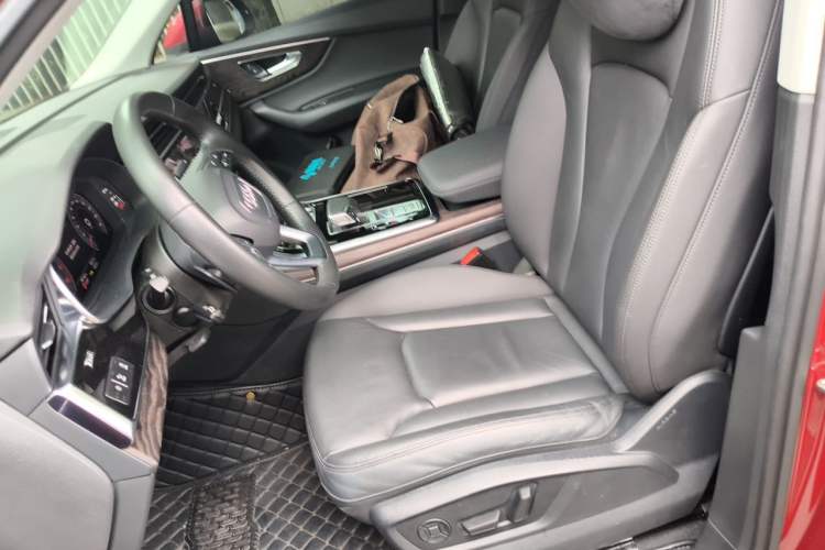 Used Audi Q7 2020 55 TFSI quattro S line sports model Left Front Seat