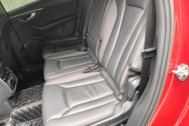 Used Audi Q7 2020 55 TFSI quattro S line sports model Left Rear Seat