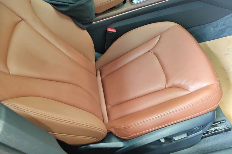 Used Audi Q7 2020 55 TFSI quattro S line sports model Right Front Seat