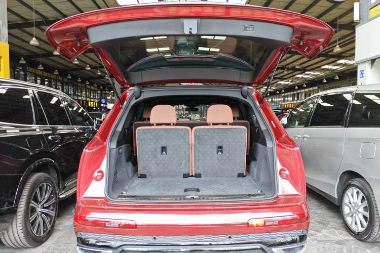 Used Audi Q7 2020 55 TFSI quattro S line sports model Trunk
