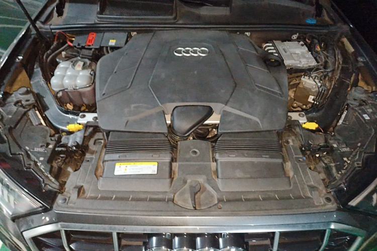 Used Audi Q7 2020 55 TFSI quattro S line sports model Engine Bay
