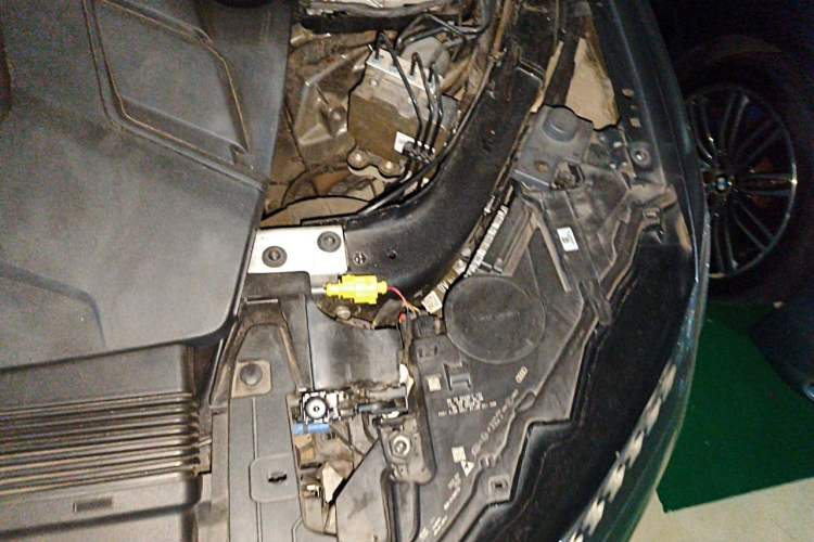 Used Audi Q7 2020 55 TFSI quattro S line sports model Engine Bay Left