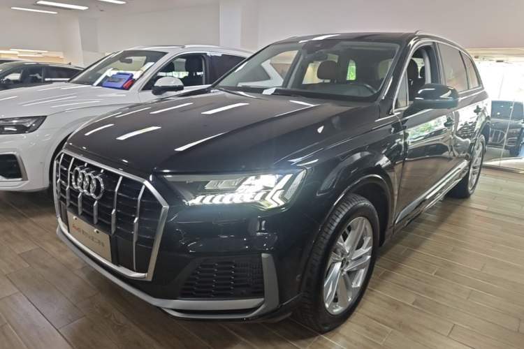 Used Audi Q7 2021 55 TFSI quattro S line Sport model Guazi used car, China used car export, Used car for sale, Used Audi cars, Cheapest cars for sale