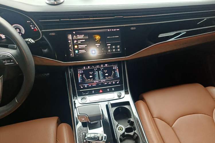 Used Audi Q7 2021 55 TFSI quattro S line Prestige Edition Audio And AC Panel