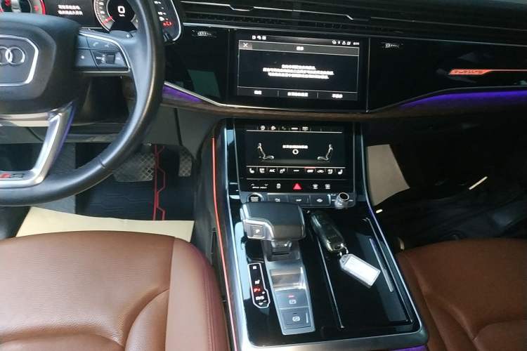 Used Audi Q7 2021 55 TFSI quattro S line Sport model Audio And AC Panel