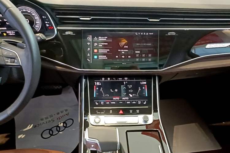 Used Audi Q7 2021 55 TFSI quattro S line Sport model Audio And AC Panel