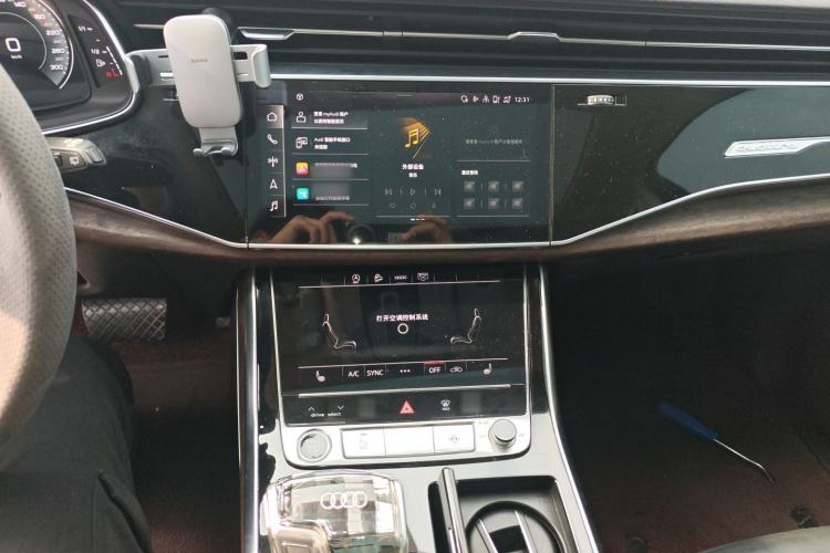 Used Audi Q7 2021 45 TFSI quattro S line Sport model Audio And AC Panel
