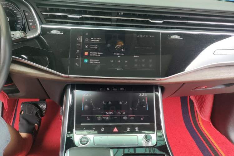 Used Audi Q7 2021 45 TFSI quattro S line Sport model Audio And AC Panel