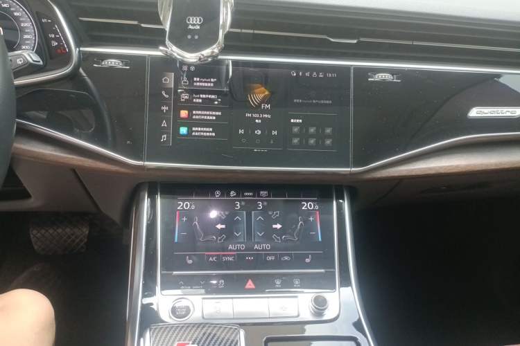 Used Audi Q7 2021 45 TFSI quattro S line Sport model Audio And AC Panel
