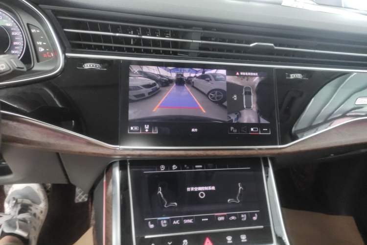Used Audi Q7 2021 55 TFSI quattro S line Sport model Audio And AC Panel