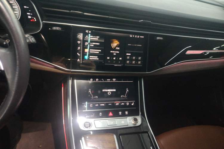 Used Audi Q7 2021 55 TFSI quattro S line Sport model Audio And AC Panel