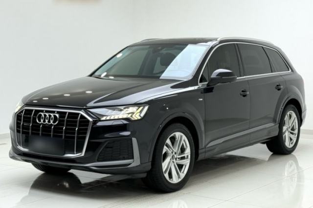 Used Audi Q7 2021 45 TFSI quattro S line Sport model