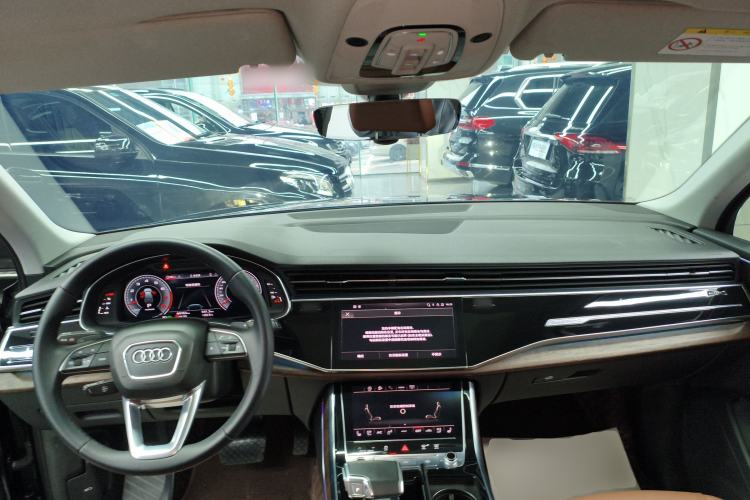Used Audi Q7 2021 55 TFSI quattro S line Sport model Center Console