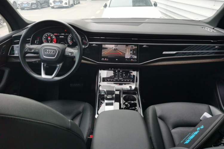 Used Audi Q7 2021 55 TFSI quattro S line Sport model Center Console