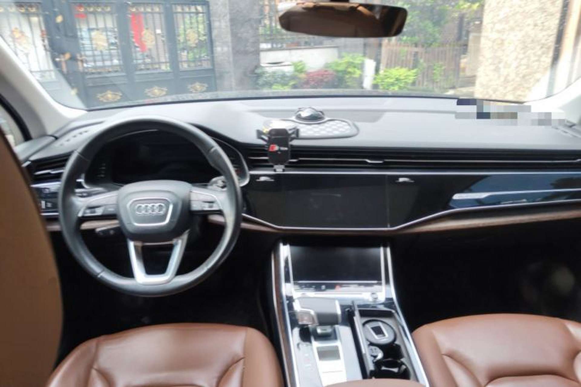 Used Audi Q7 2021 45 TFSI quattro S line Sport model Center Console