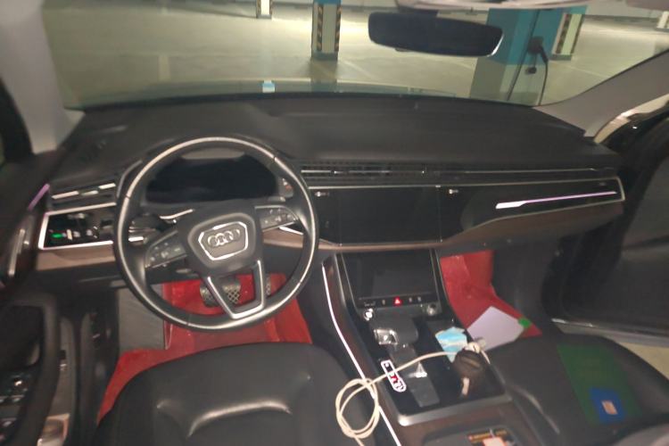 Used Audi Q7 2021 55 TFSI quattro S line Sport model Center Console