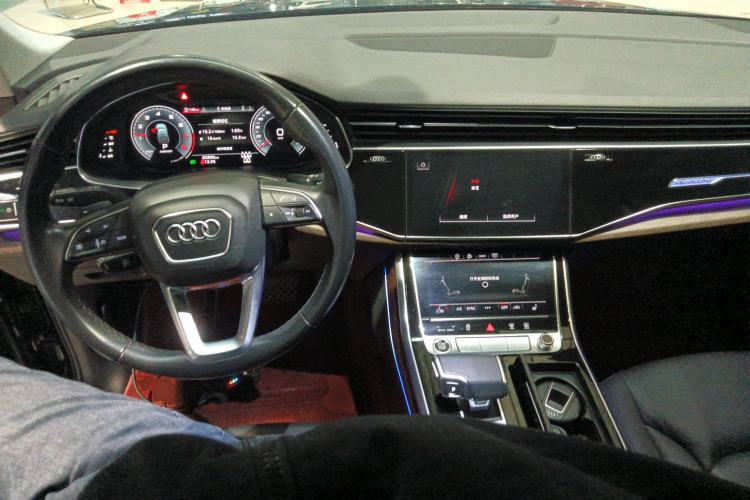 Used Audi Q7 2021 45 TFSI quattro S line Sport model Center Console