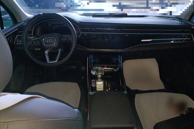 Used Audi Q7 2021 45 TFSI quattro S line Sport model Center Console
