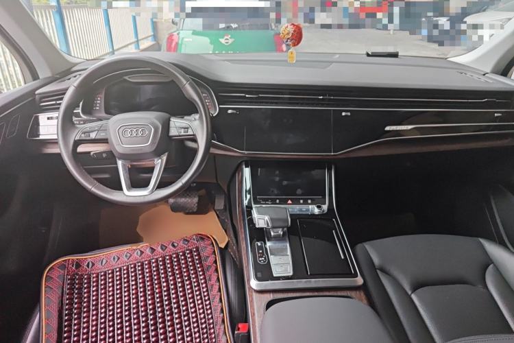Used Audi Q7 2021 55 TFSI quattro S line Sport model Center Console