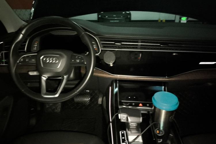 Used Audi Q7 2021 55 TFSI quattro S line Sport model Center Console