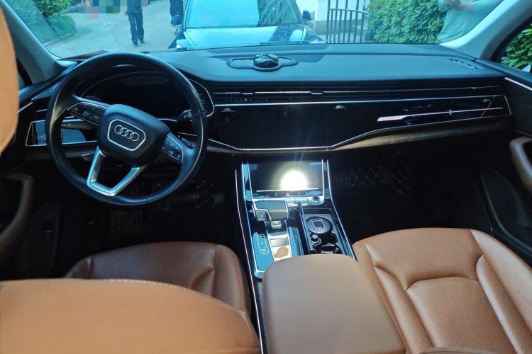 Used Audi Q7 2021 55 TFSI quattro S line Sport model Center Console