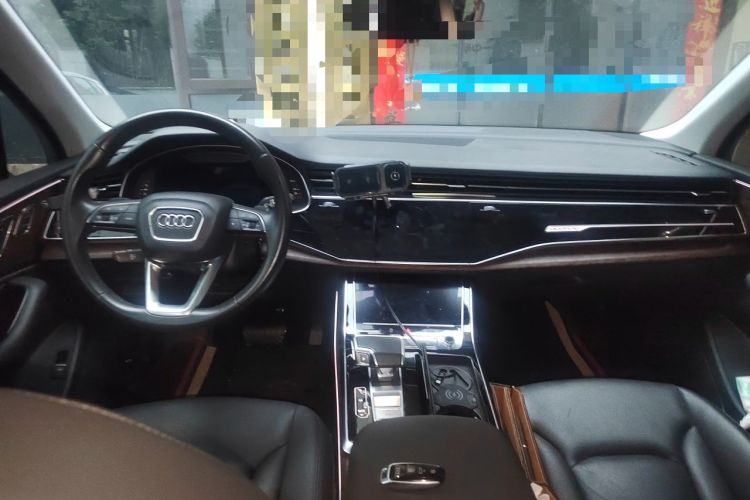 Used Audi Q7 2021 55 TFSI quattro S line Sport model Center Console