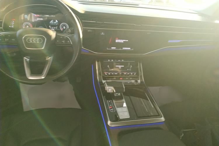 Used Audi Q7 2021 55 TFSI quattro S line Sport model Center Console