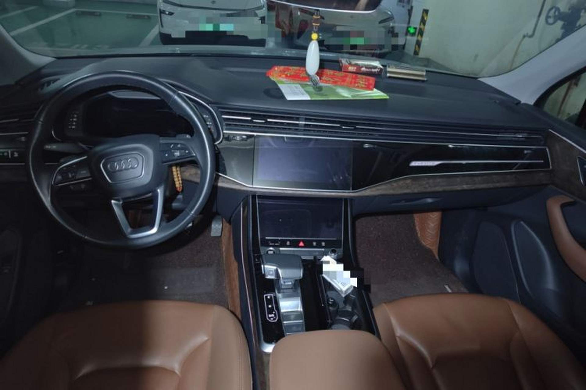 Used Audi Q7 2021 45 TFSI quattro S line Sport model Center Console
