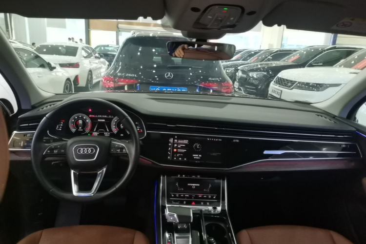 Used Audi Q7 2021 55 TFSI quattro S line Sport model Center Console